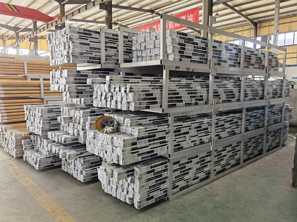 铝材成品堆场01